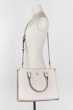 Emboss Tote Bag -Travel Luggage Store 3209917 4