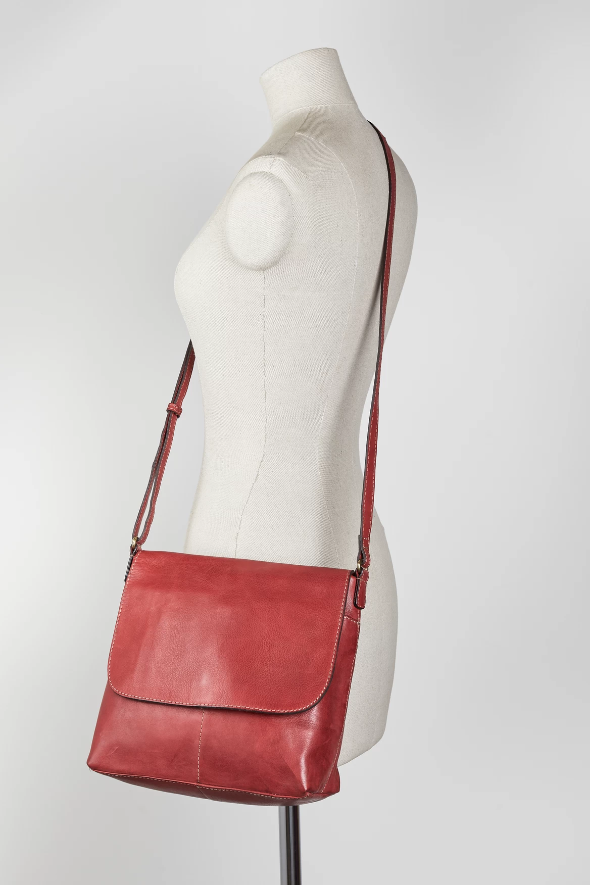 Maya Leather Classic Flapover Bag 4 Maya Leather Classic Flapover Bag - Image 4