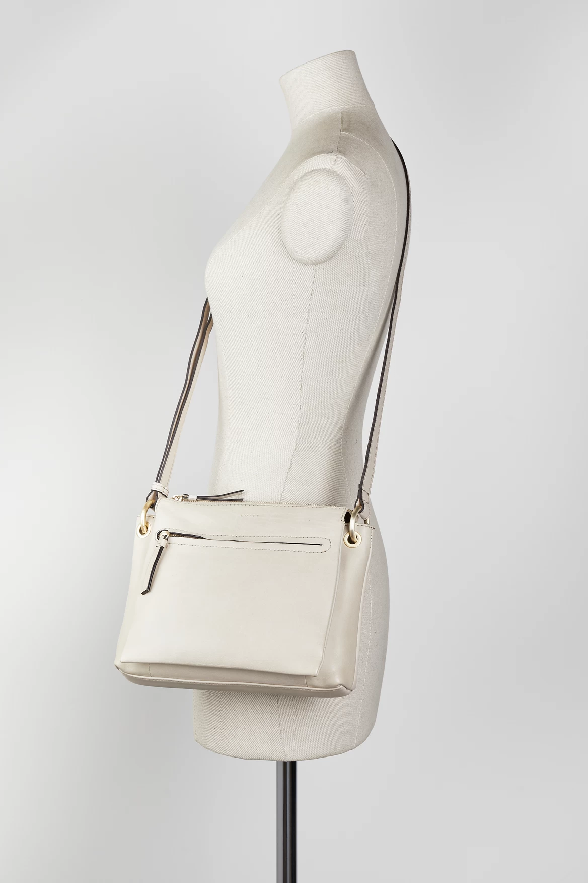 Guild Leather Crossbody Bag 4 Guild Leather Crossbody Bag - Image 4