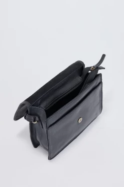 Gwen Leather Stitch Flapover Bag 7 Gwen Leather Stitch Flapover Bag -Travel Luggage Store 3210632 3