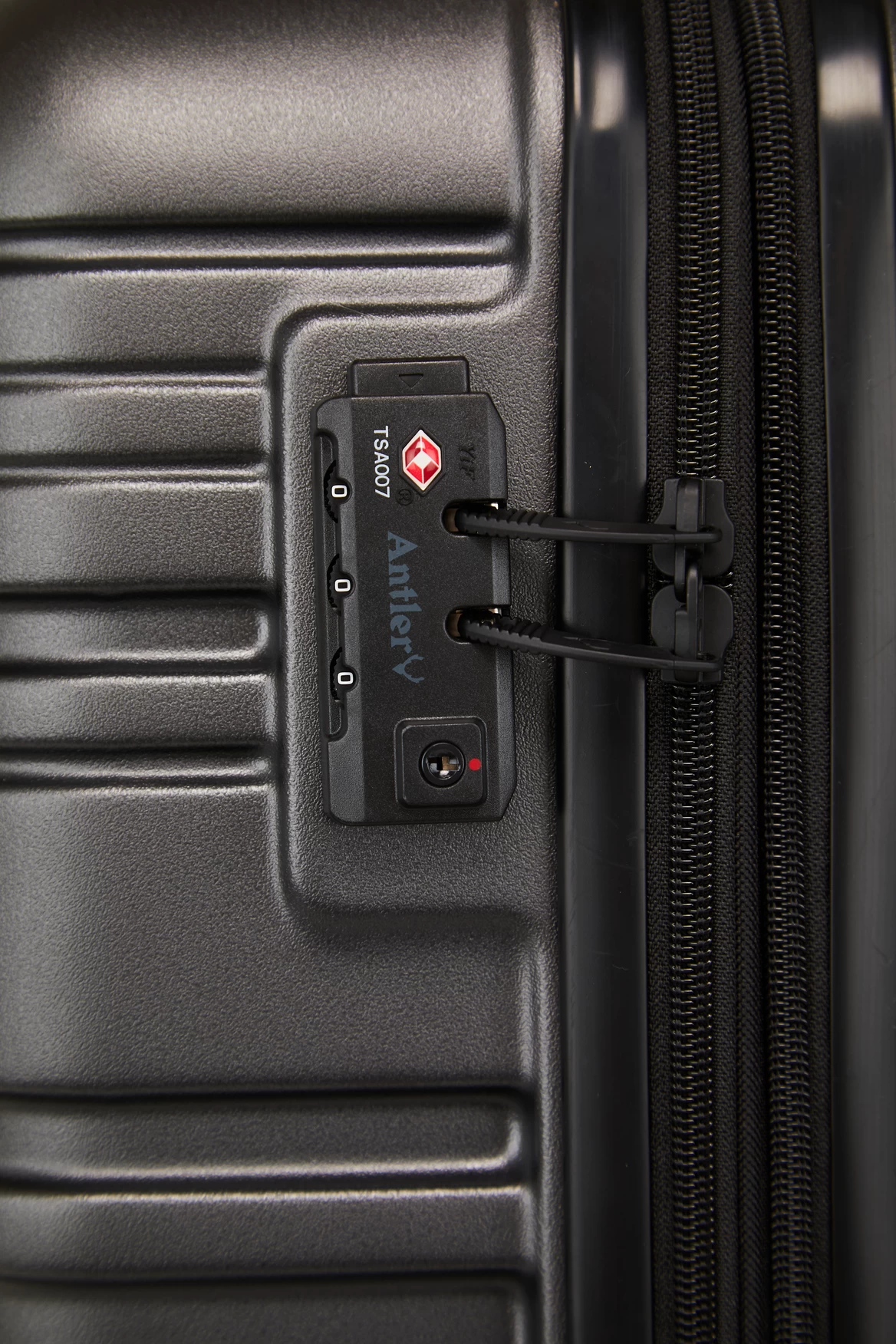 Antler Holcombe 68cm Suitcase 7 Antler Holcombe 68cm Suitcase - Image 7